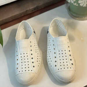 Native Shoes Kid's Jefferson Block Shoes  - J4 gently worn didn’t know what to